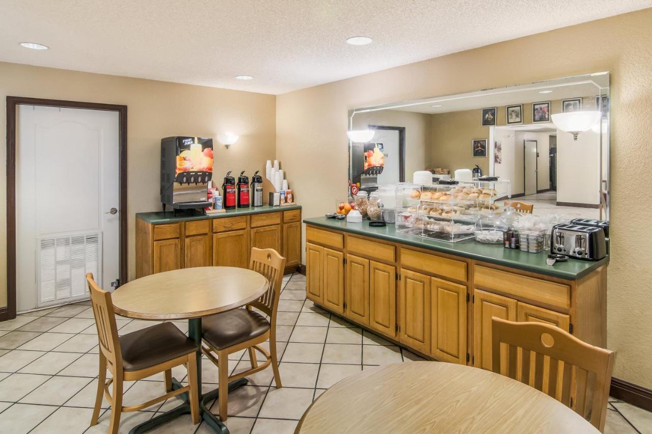 Red Roof Inn & Suites Pensacola East - Milton Εξωτερικό φωτογραφία